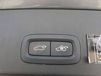 Volvo XC40 D4 R-Design- AUTOMAT - DPH - splátkou od 410,-€ - 13