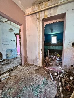 Na predaj rodinný dom s projektom na rekonštrukciu v Mýtnej - 13