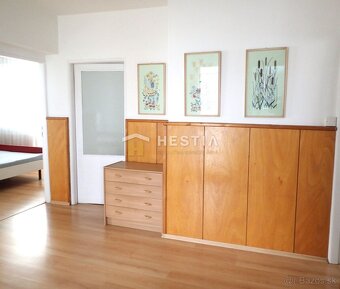 Priestranný 2-podlažný rodinný dom Borský Mikuláš - 13