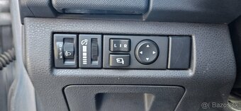 Isuzu D-max Double Cab Custom 4WD A/T - 13