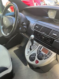 Peugeot 807 2,0HDI AT6 120KW 7M - 13