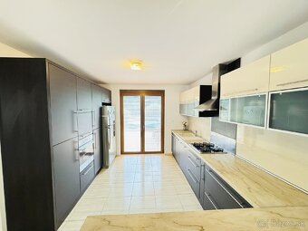 Na predaj 5i RD v obci Pernek. - 13