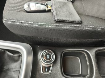 Suzuki SX4 s cross 4X4 Benzín. mod.Rok 2020 - 13