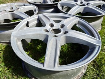 Disky Dezent 7J R17 5x112 ET40 H2 - 13
