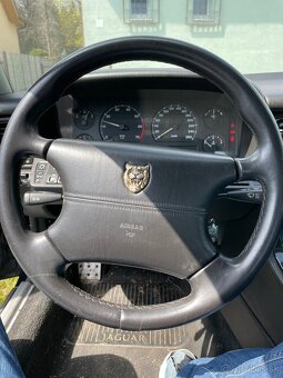 Jaguár XJR 300 - 13
