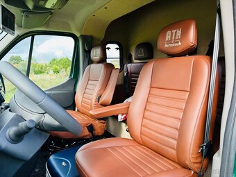 Prepravník koní Renault Master 5-miestny ATM / Automat NOVE - 13