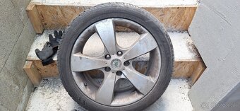 220/45 R17 letné - 13