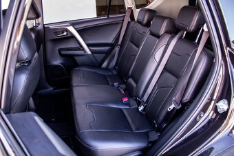 Toyota RAV4 2.2 l D-CAT Premium - 13