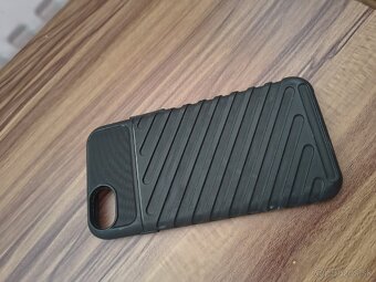 iPhone SE 2022, 128 GB - 13