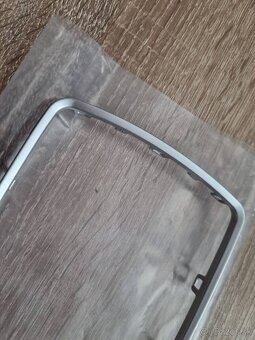 RAMIK NA STREDOVY PANEL AUDI Q7 AUDI A6 C6 - 13