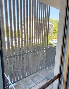 Moderný 2-izbový byt s balkónom, 2 parkovacími miestami a kr - 13