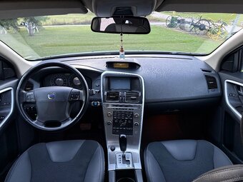 Volvo XC60 2.4D D5 163ps • Automatic • AWD 4x4 • Momentum • - 13