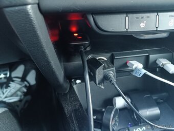 Predam Kia ceed 1,5 GDTI 118kw gold ročník 5/2023 - 13
