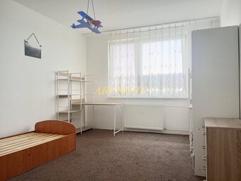 Veľký, komplet prerobený 4i byt s veľkou loggiou Rohožník - 13