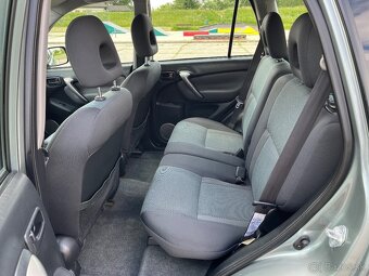 Toyota RAV4 II 2.0 D 4WD (2003) – 85 kW - 13