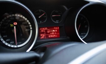 Alfa Romeo Giulietta (2015) - 13