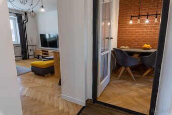 Dizajnovo zrekonštruovaný 2-izbový byt, centrum top lokalita - 13