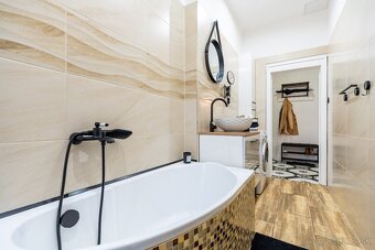 Exkluzívny, kompletne zariadený 3izbový byt na Komenského - 13