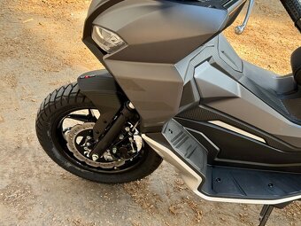 Predam Aprilia SR GT 125 model 2024 - 13