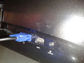 HP 20"1600x1200 pixel 19" lcd Philips 15e 17"lcd HP a AOC - 13