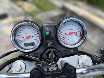 Honda CB600F Hornet - 13