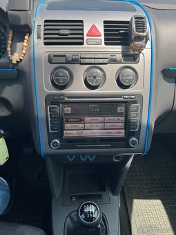 Volkswagen Touran 2.0 TDI - 13