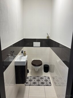 Nadštandartne zariadený 2 izbový byt s klimatizáciou - 13