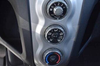 Toyota Yaris 1.3 VVT-I Terra - 13