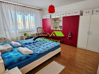 Na predaj: Priestranný rodinný dom v obci Jablonica, okres S - 13
