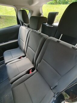 Toyota Corolla Verso 2.2 D-4D, 100 kW, 7-miestne - 13