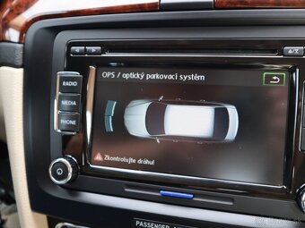 Škoda Superb II 2.0TDi 2 sady kol, Původ ČR, Garáž - 13