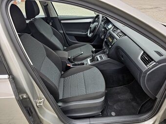 Škoda Octavia Combi 1.6 TDI M5 Ambition DVD R17 - 13