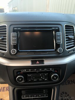 VW SHARAN 2.0TDi DSG | HIGHLINE | ŤAŽNÉ | ALCANTARA | KESSY - 13