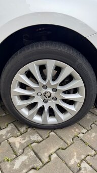 Škoda Superb 2 fl combi 2.0 TDI 125kw 4x4 DSG Slovenké auto - 13
