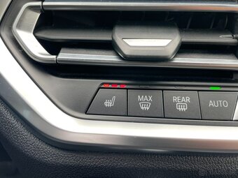 BMW Řada 3 G20/G21 Combi 318d 110kW Sport - 13