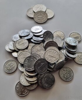 362 mincí a 26 bankoviek a 4 medaily - 13