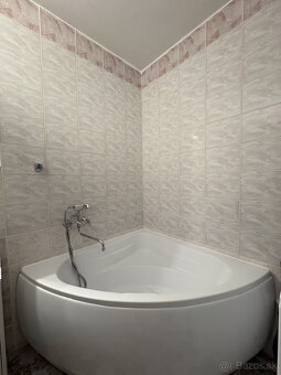 PRENÁJOM 2-izbový byt pri centre mesta s Parkovaním. - 13