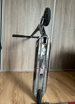 Predám freestyle kolobežku Oxelo – chrómová, vo výbornom sta - 13