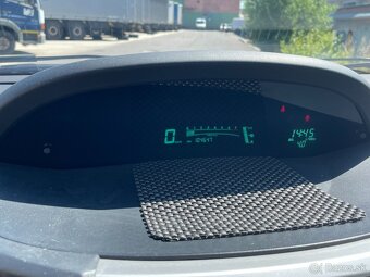 Yaris - 13