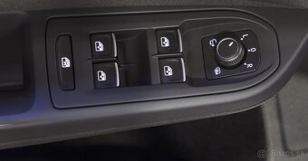 Volkswagen Golf 8 Variant 2.0 TDI 110kW DSG automat - 13