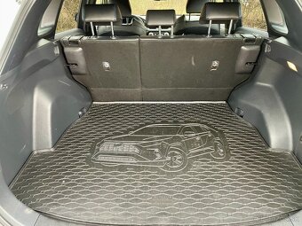 Predám TOYOTA RAV4 4x4 HYBRID - 13