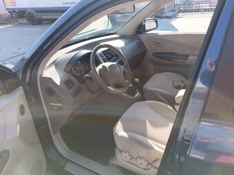 Hyundai Tucson 2.0 benzín, Comfort+, 2WD - 13