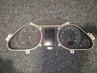 Interiér do Audi a6 c66 4f - 13