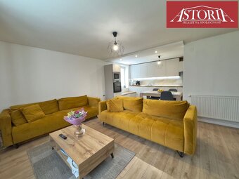 PREDAJ Rodinný dom s nádhernou rekonštrukciou - Podhradie - 13