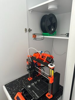 Skriňa na 3D tlačiareň s výsuvným mechanizmom. - 13