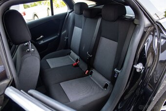 Mercedes-Benz CLA Shooting Brake SB 180 A/T - 13
