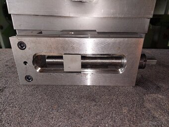 Strojní svěrák přesný - 13