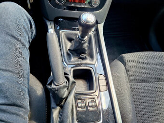 Peugeot 508 SW 2.0 HDi FAP BVM6 Allure - 13
