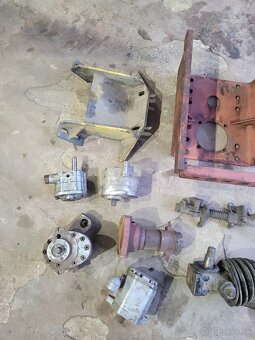 Zetor kabina, Zetor ramená , Zetor prevodovka - 13