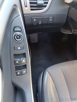Hyundai i30 combi r.2012 1.6crdi 94kw - 13
